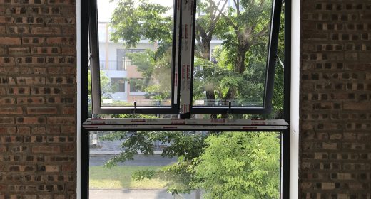 Giá cửa nhôm Xingfa kính cường lực bao nhiêu tiền 1m?